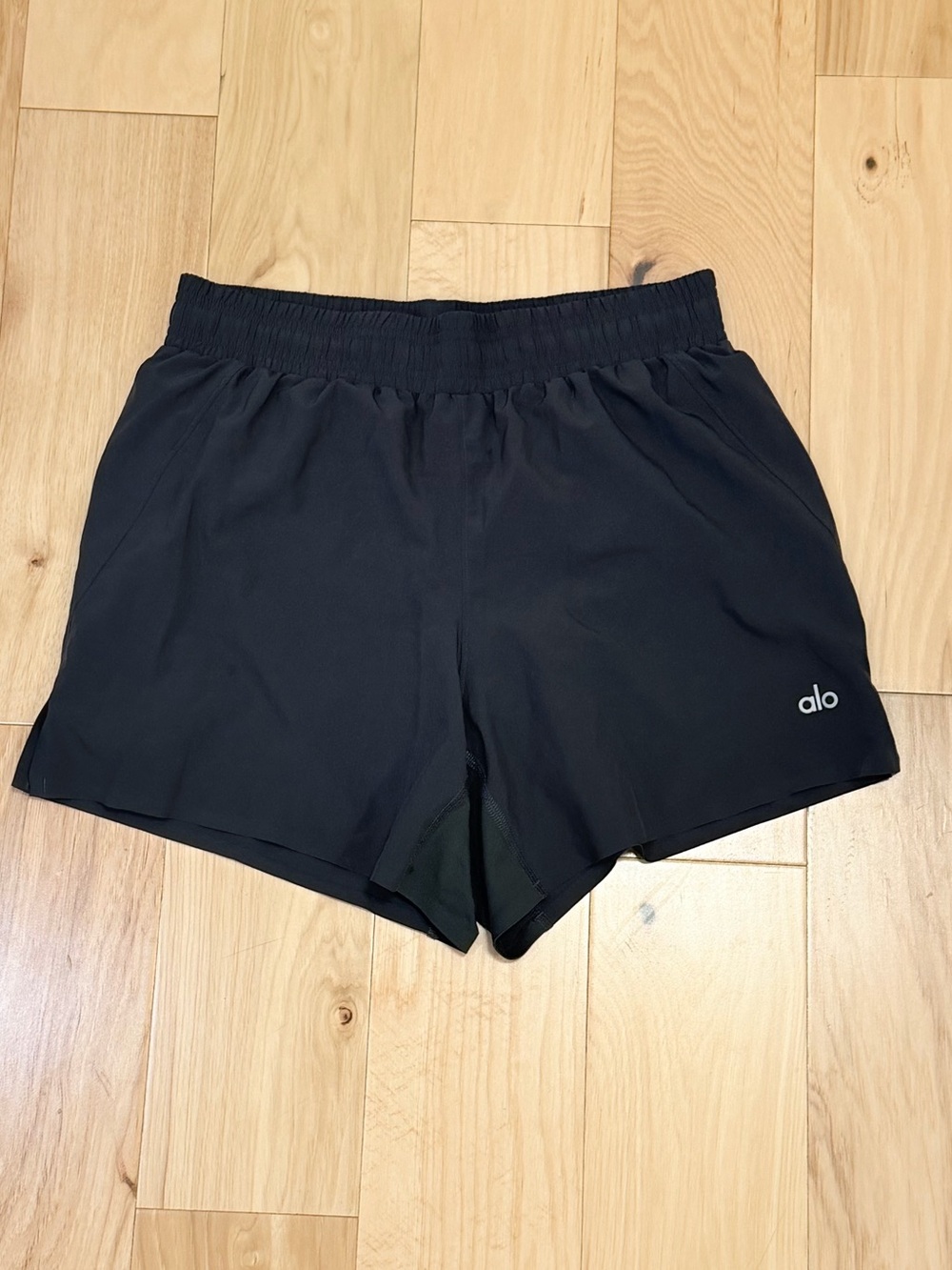 LIKE NEW Alo Yoga Men’s Adapt Running Short 5”